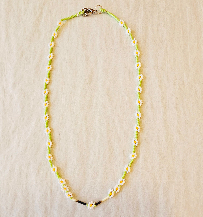 Green Daisy Chain Necklace image 1